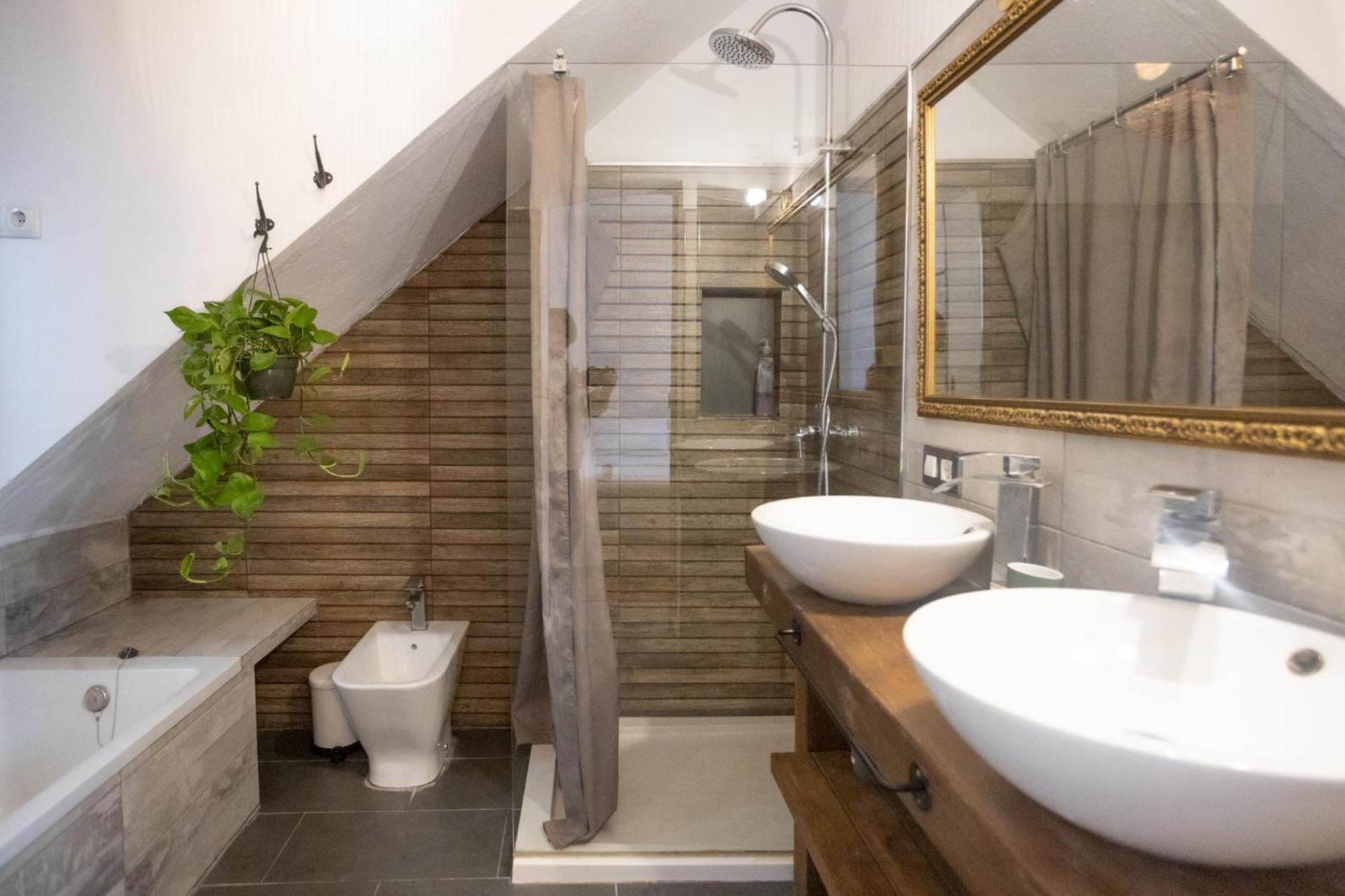 Naim Centro Guest house